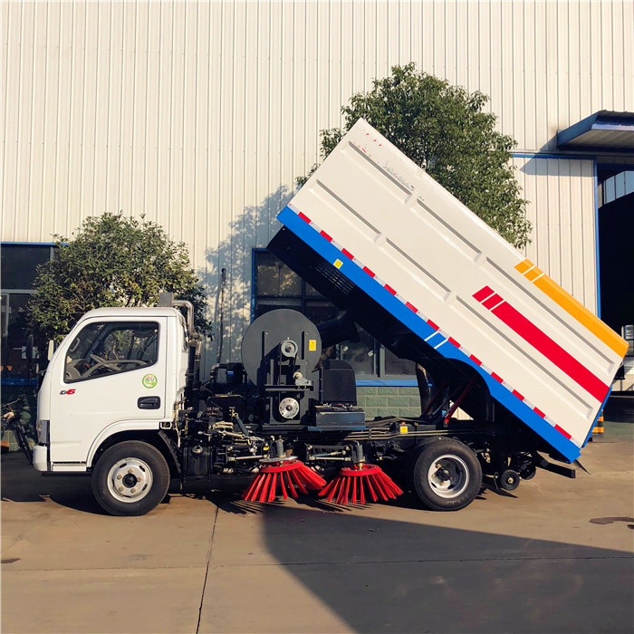 Dongfeng wegschoonmaaktruck 5000 liter vacuüm kleine straatveger truck