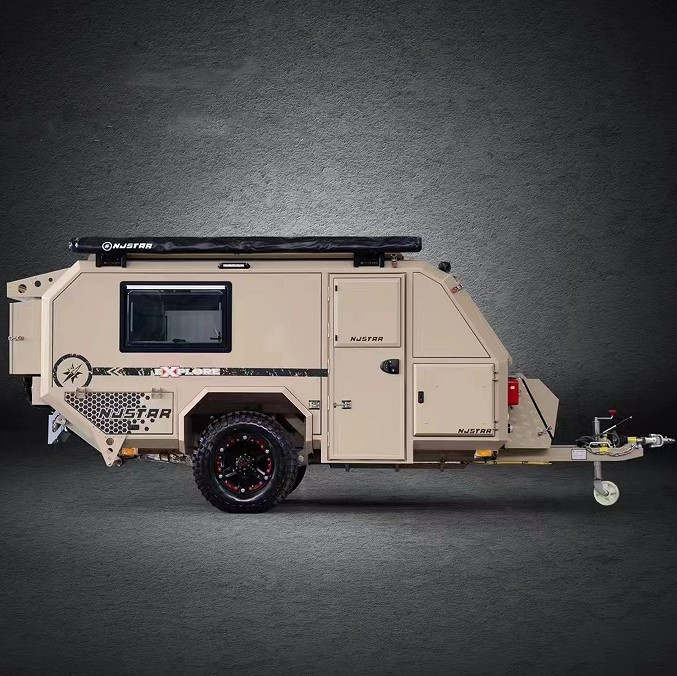 De witte Kleine Off Road-Slaapkamers van de Kampeerautocaravan 1500kg 2 voor het Openluchtfamilie Reizen