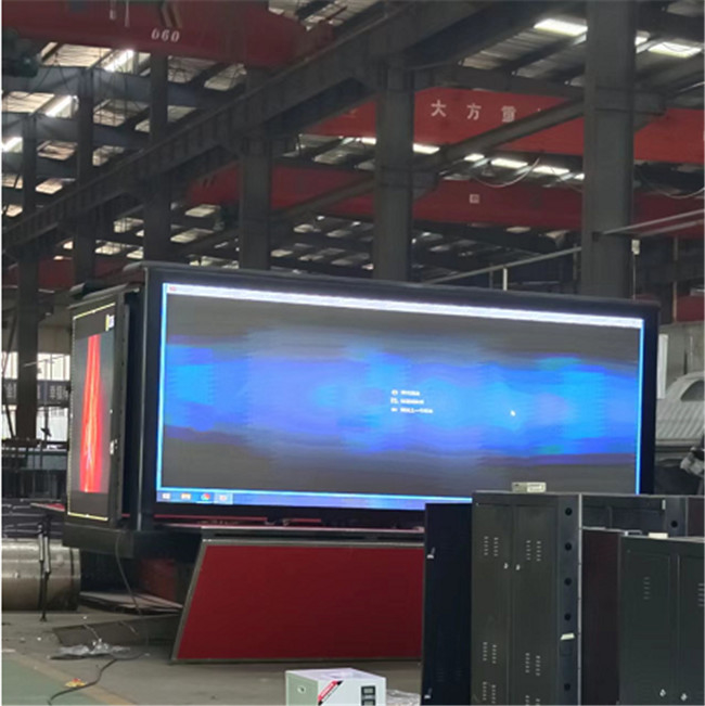 16ft 220V Mobile LED Display Truck 3 Sides P4 Digital LED Truck met schermopheffing