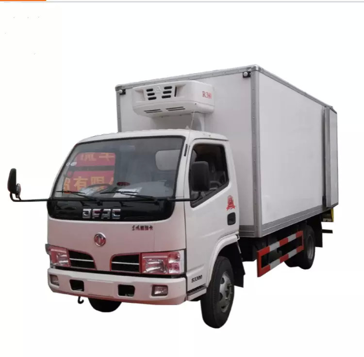 4*2 de Doosvrachtwagen Dongfeng van de diepvriezerijskast 5 Ton graad -5 tot -15