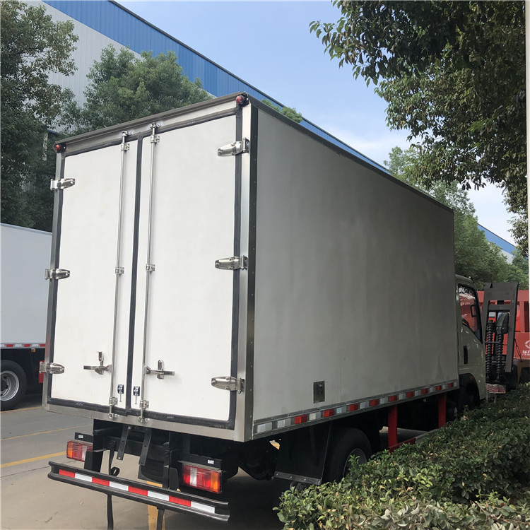 95km/H de lichte van de de Bestelwagensdoos van de Plichtslading Vrachtwagen 4x2 5 Ton Diesel Fuel Type