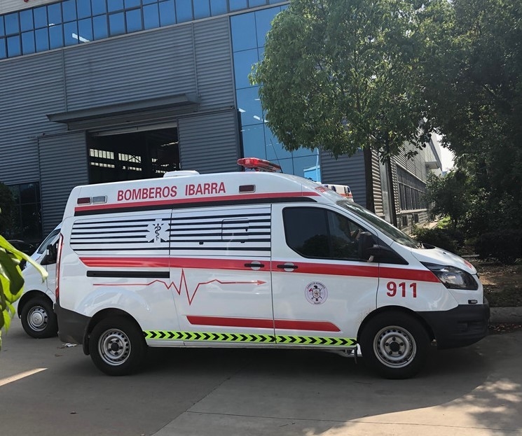 6 zitplaatsen Diesel Medium Duty Ambulance Noodbewaking Ford V362 Transit Van Ambulance