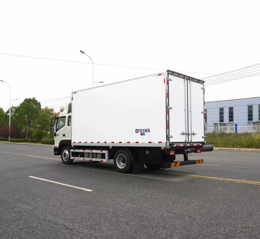 JAC 4x2 Klasse F koelbus en vrachtwagen in Dubai -5 tot -15 graden