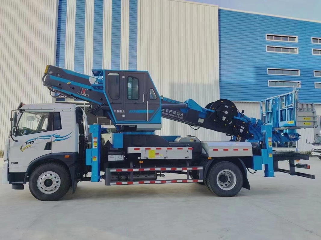 190HP Vrachtwagens 45m van de hoge Hoogteverrichting de Vrachtwagen Opgezette Luchtvrachtwagen van het het Werkplatform