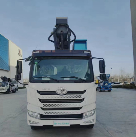 190HP Vrachtwagens 45m van de hoge Hoogteverrichting de Vrachtwagen Opgezette Luchtvrachtwagen van het het Werkplatform