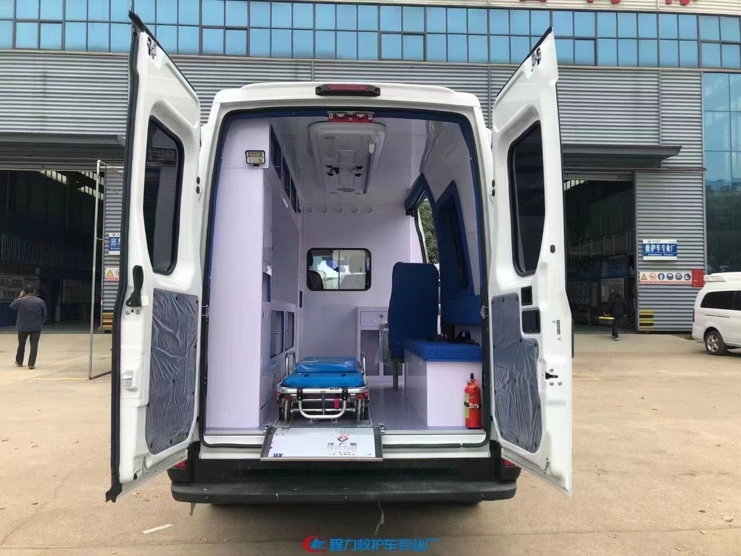 IVECO Automatische/Handmatige Ziekenhuisambulance Met Ongeveer X 2970 kg Netto Gewicht