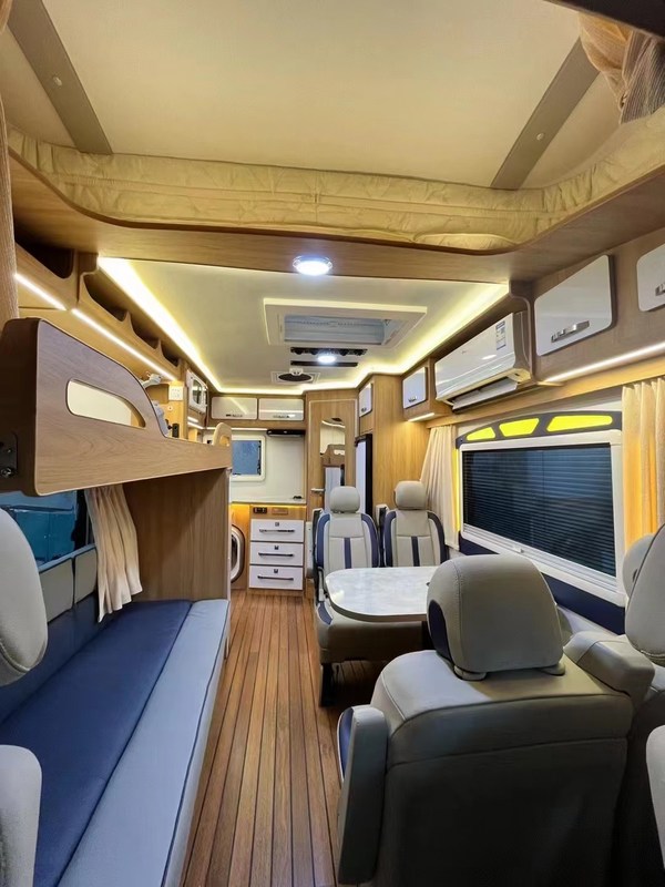 5995x2350x2950mm RV Caravan Van OE OEM Service Naakt Met Waxing Door Roro Ship