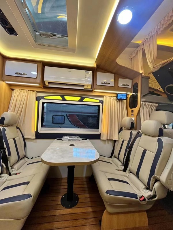 5995x2350x2950mm RV Caravan Van OE OEM Service Naakt Met Waxing Door Roro Ship