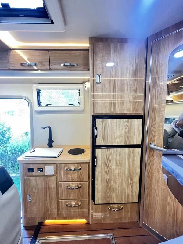 6 personen op maat ISUZU Camper RV Caravan Van Mobiele Touring Car Euro VI