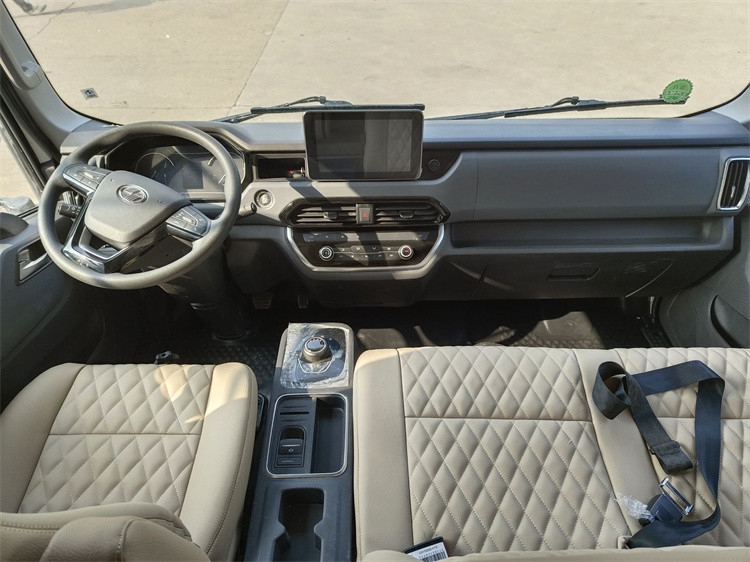 YUEJIN 4x2 Mobile Auto Motorhome Outdoor Luxe RV Caravan Van Voor gezinsreizen