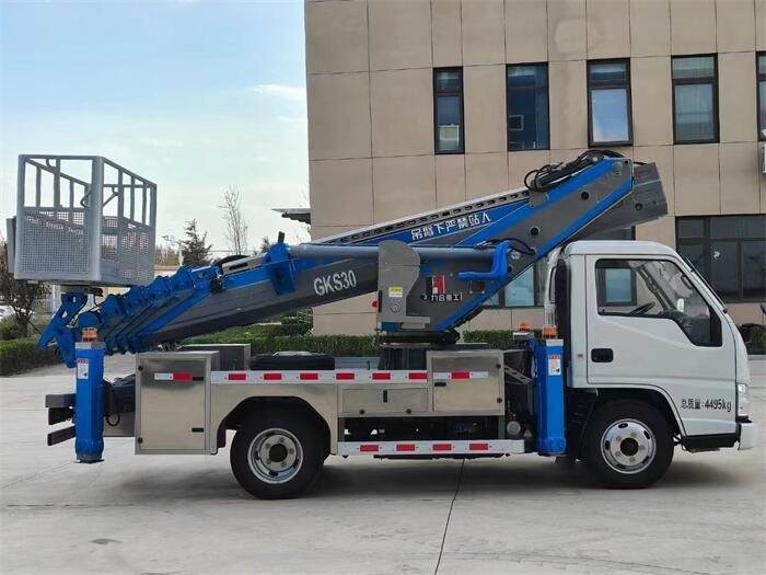 QuanChai/Q23-132E60 Truck met JMC-chassis 1540/1540 mm ophanging