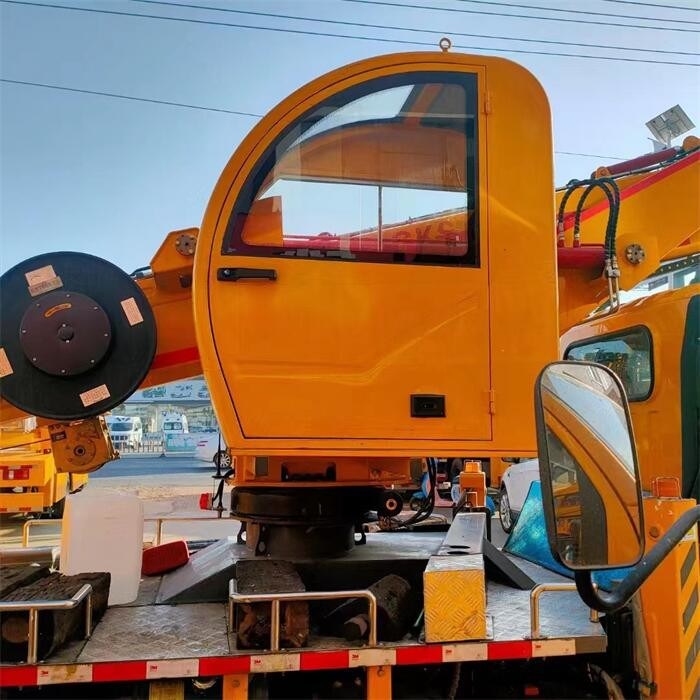 132 pk Euro 5 Aerial Work Platform Truck van Dongfeng veelzijdig en efficiënt