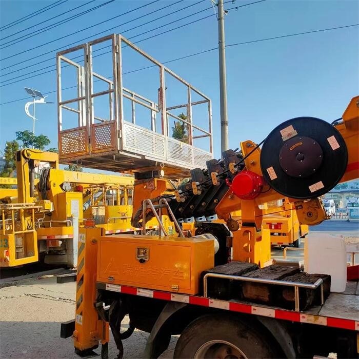 132 pk Euro 5 Aerial Work Platform Truck van Dongfeng veelzijdig en efficiënt