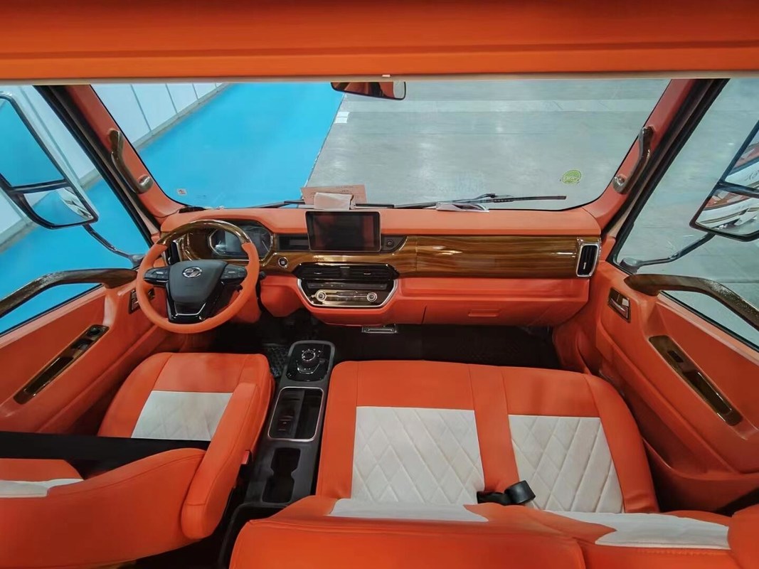 Rv Caravan Yuejin S500 Model C camper met slaapcapaciteit voor 4-6 personen - CLW OE NO