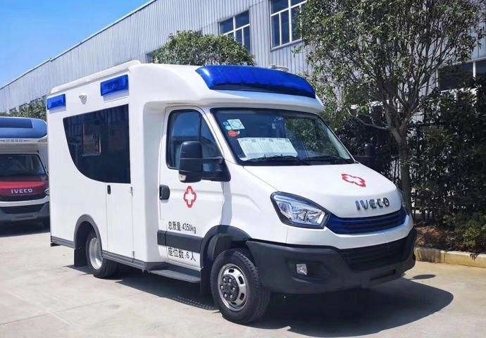 Iveco Ambulance Euro 5 Noods ambulance wagen stoep Gewicht 2970 kg Wielbasis 3300mm
