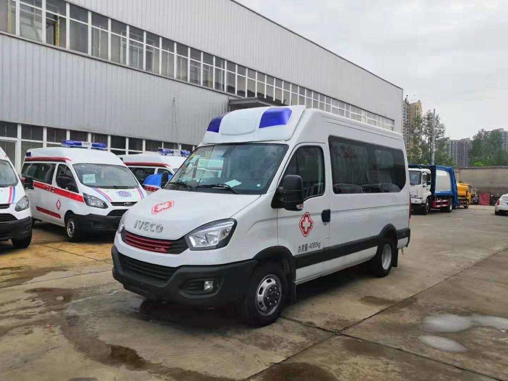 Iveco Ambulance Euro 5 Noods ambulance wagen stoep Gewicht 2970 kg Wielbasis 3300mm