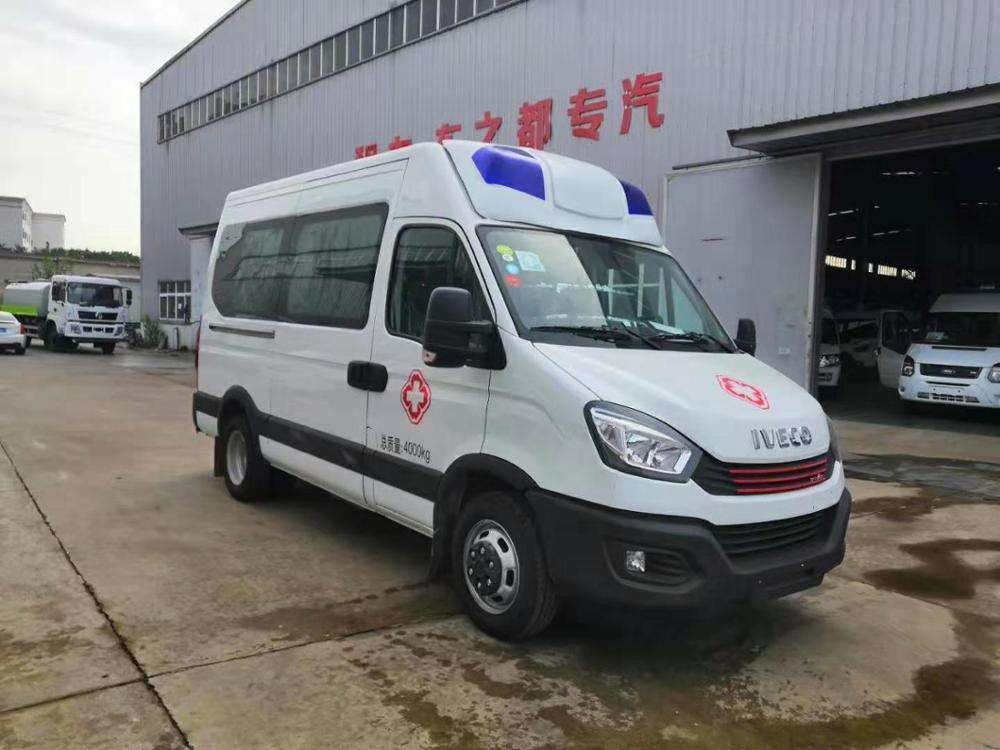 Plush ambulance 2800mm mobiele ziekenhuis vrachtwagen met geavanceerde functies en 215/75R16LT banden specificatie