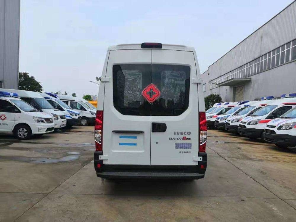 Plush ambulance 2800mm mobiele ziekenhuis vrachtwagen met geavanceerde functies en 215/75R16LT banden specificatie