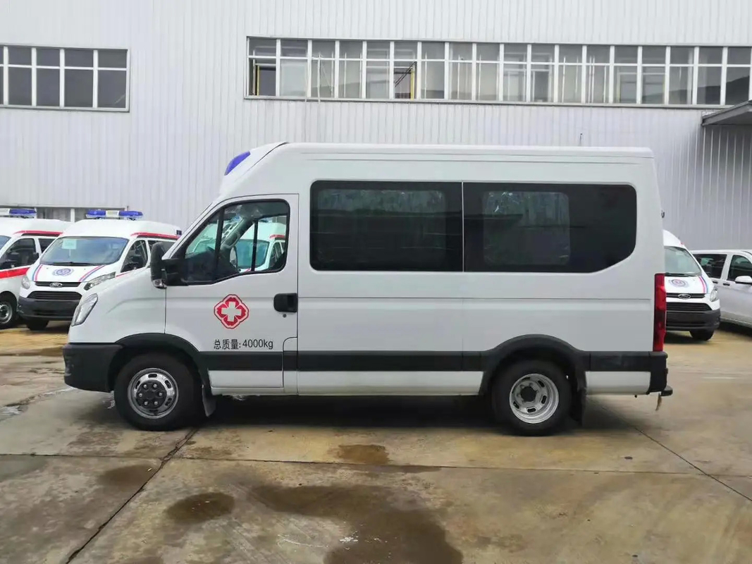 Plush ambulance 2800mm mobiele ziekenhuis vrachtwagen met geavanceerde functies en 215/75R16LT banden specificatie