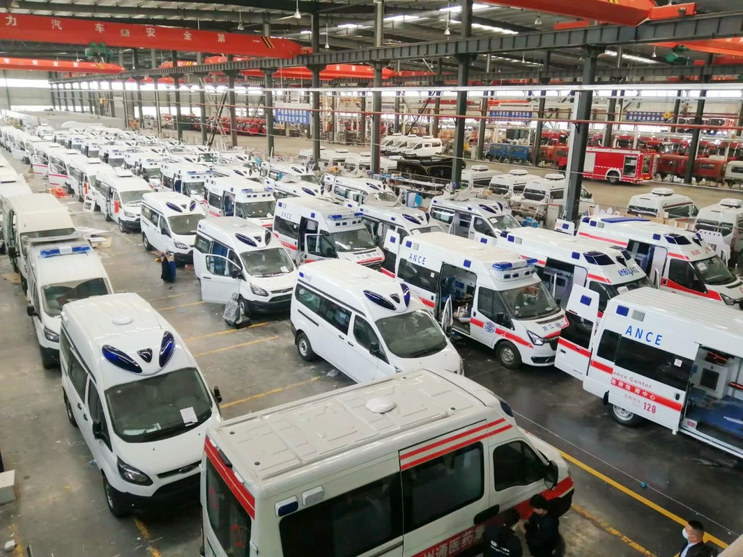 Noodambulance met Euro 5 emissie-standaard, stootgewicht 2970 kg Medisch reddingsvoertuig