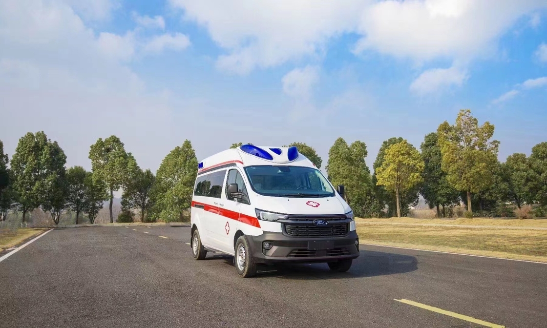 Euro 5 4*2 Ford ambulancewagen met eerstehulpapparatuur en kast