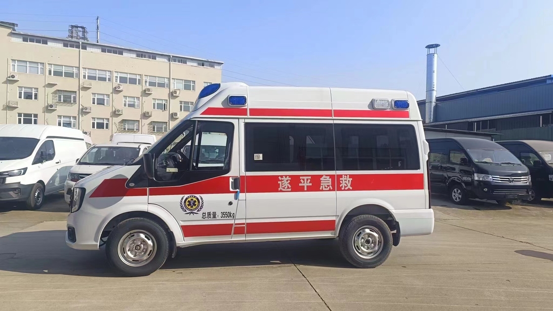 China 4*2 Dieselmotor Noodambulancewagen GVW 3510 Kgs Ambulance voor voertuigen