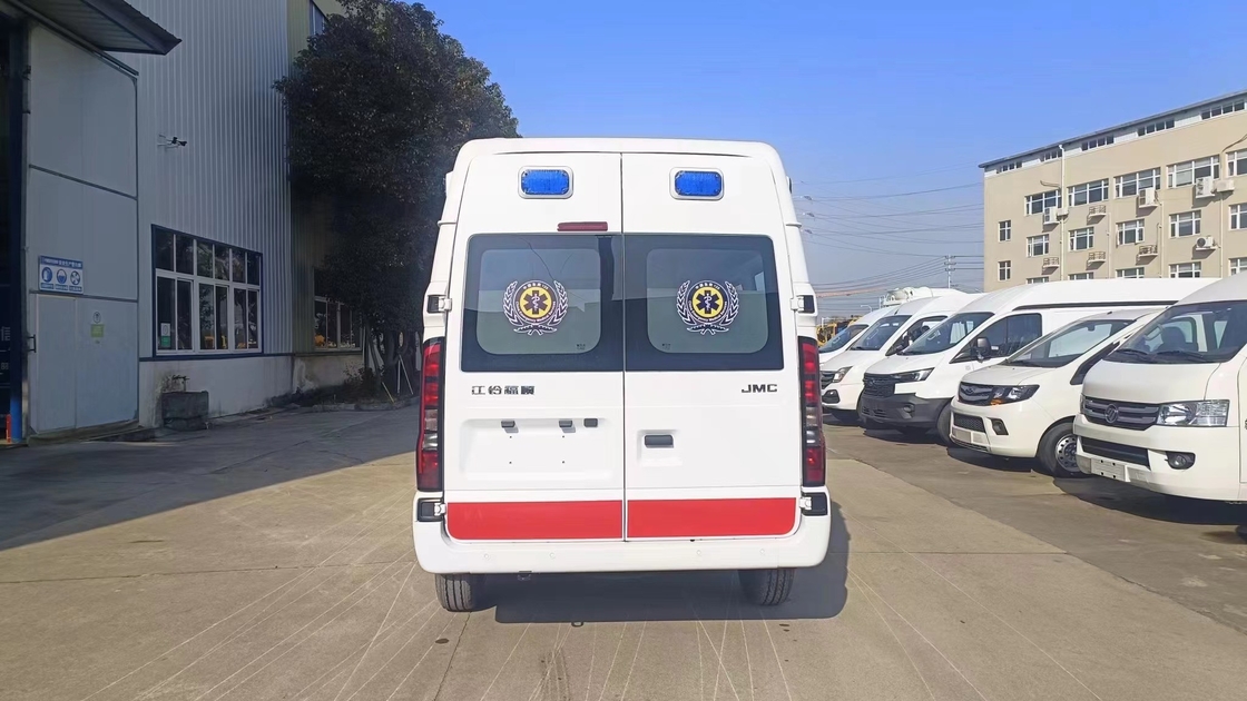 China 4*2 Dieselmotor Noodambulancewagen GVW 3510 Kgs Ambulance voor voertuigen