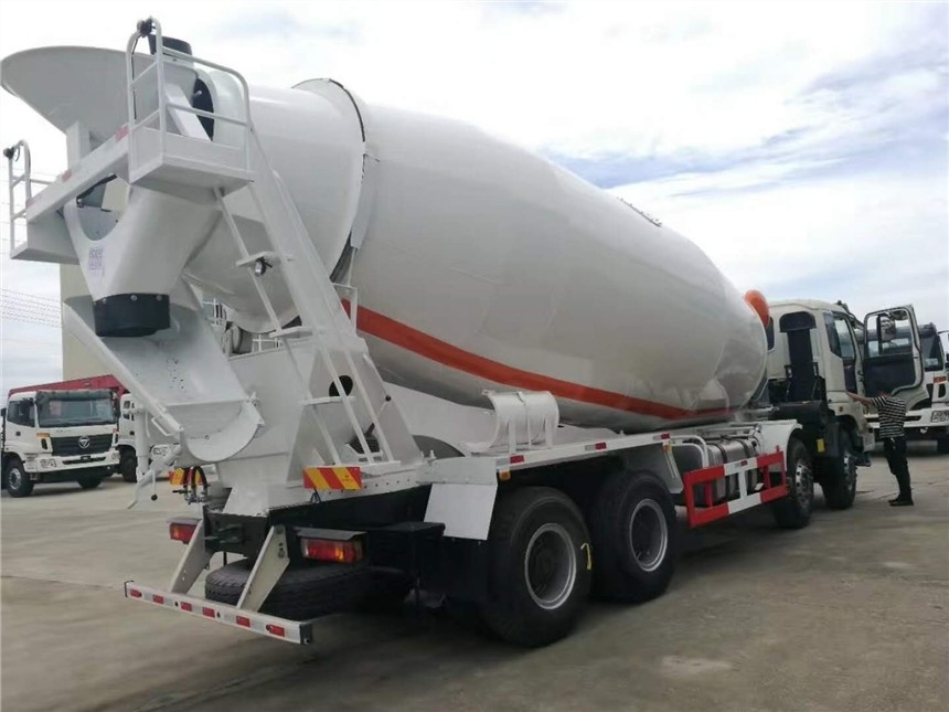 Sinotruk Howo Betonmixer Truck CKD / SKD met een levercapaciteit van 15-20 ton