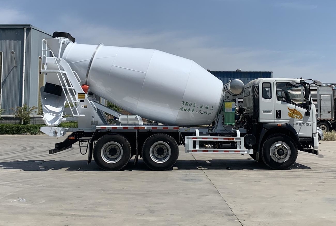 Hoogwaardige Euro 3-betontruck met een verplaatsing van 9726 ml voor een soepele werking
