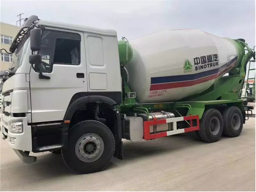 13870 kg stoelgewicht 6*4 aandrijflijn Betoncementmixer Truck met 12.00R20 staaldraadband