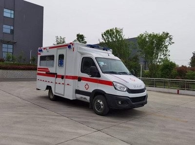 3300 Bruto voertuiggewicht 4x4 ambulancewagen met handgeschakeld type