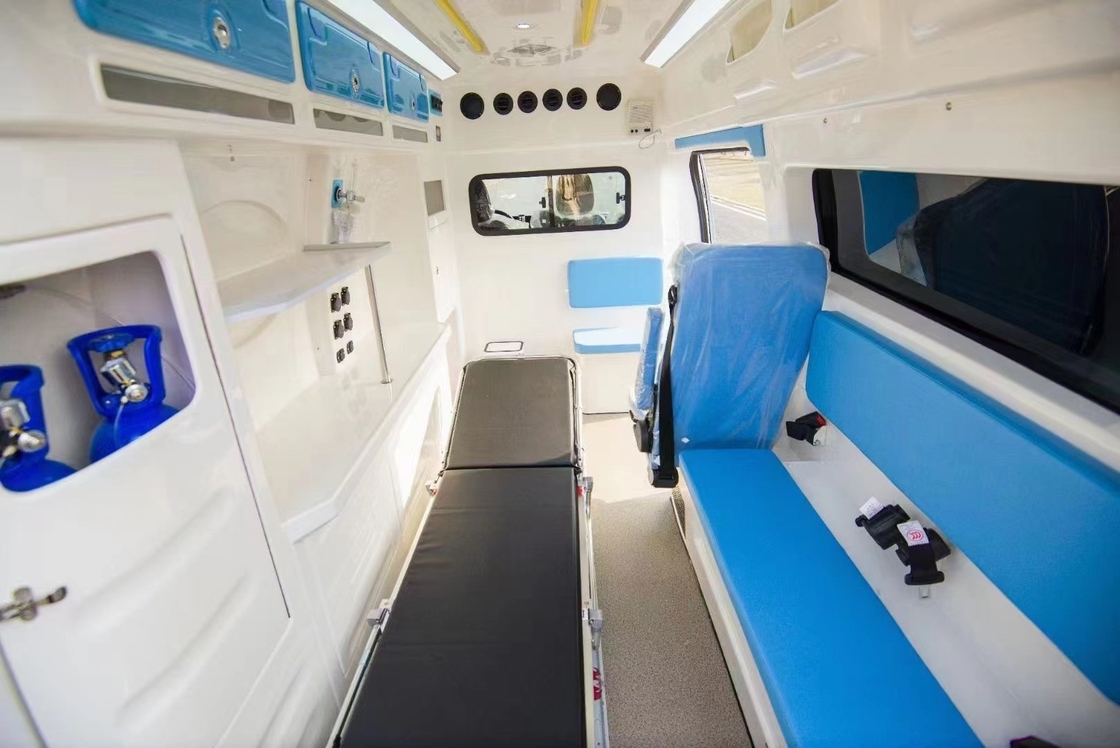 3300 Bruto voertuiggewicht 4x4 ambulancewagen met handgeschakeld type