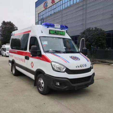 Iveco Ambulance 2800 mm Wheel Base ambulancebussen met 90 kW nominale vermogen en 3550 kg bruto gewicht
