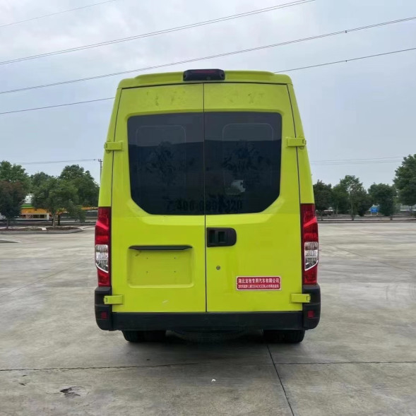 4*2 Iveco Ambulances Euro 6 klassieke noodreddingsvoertuig met maximale snelheid 145 km/u