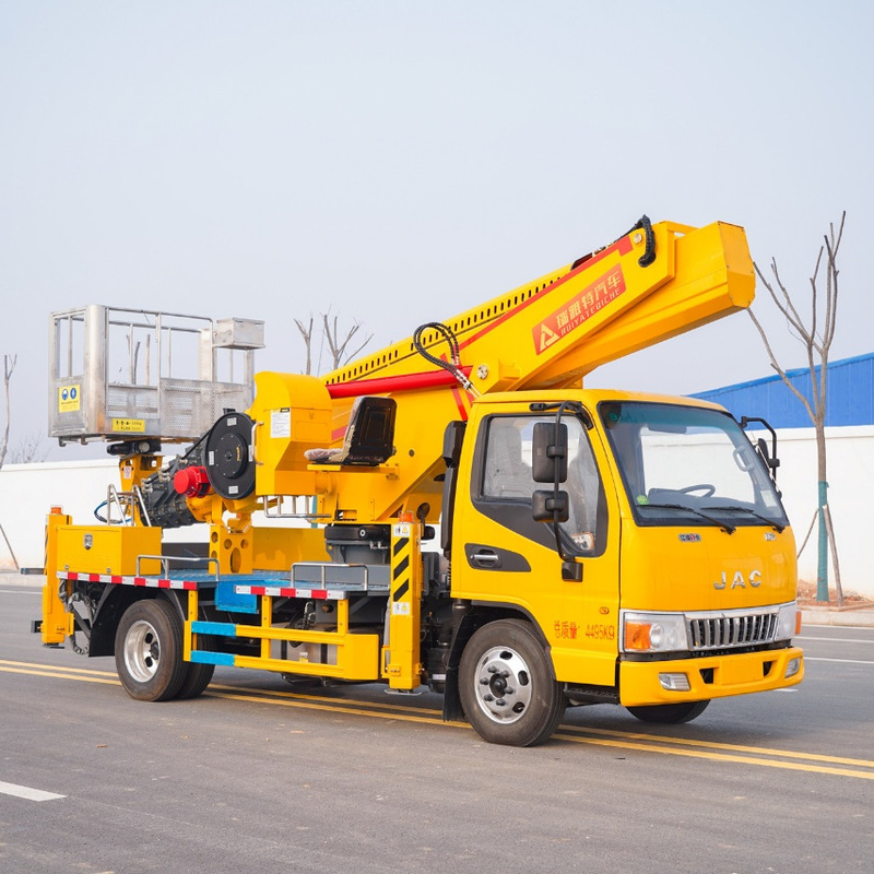 Vliegtuig voor twee personen met V-outriggers voor en achter
