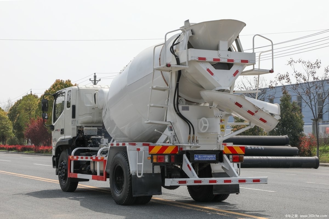 Euro 3 Foton Kleine 3 kubieke meter Betonmixer Truck 83 Max Speed ((Km/H) Truck Mixer Truck