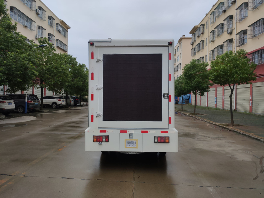Isuzu P5 P6 P4 Vrachtwagen Opgezette Geleide Vertoning 3840*1728mm Mobiele LED Schermaanhangwagen 102HP