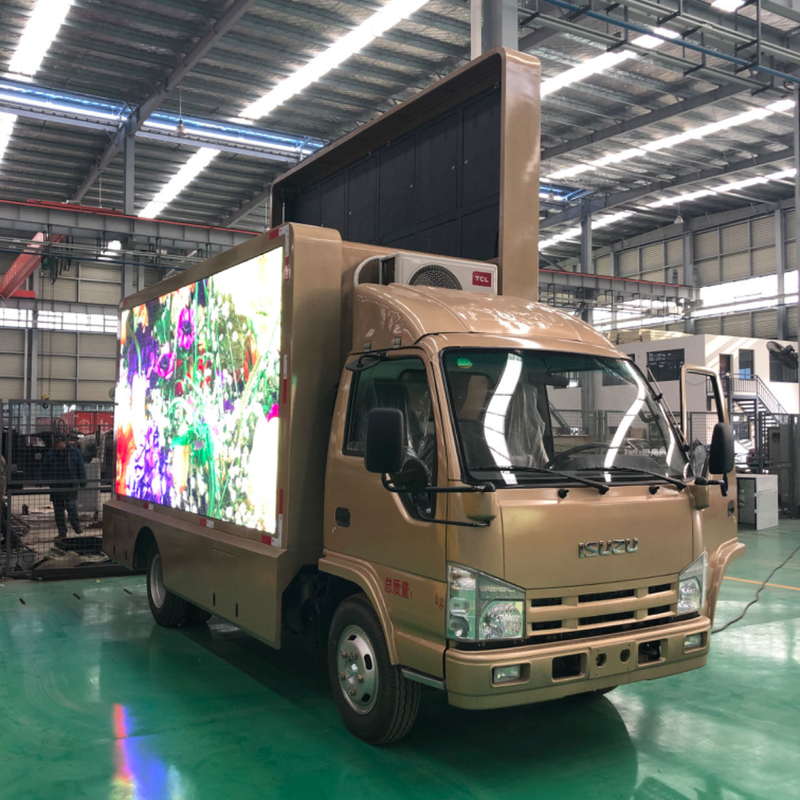 Isuzu 4×2 P6 Digital LED Billboard Truck 192*192mm 3 zijden Hoog licht