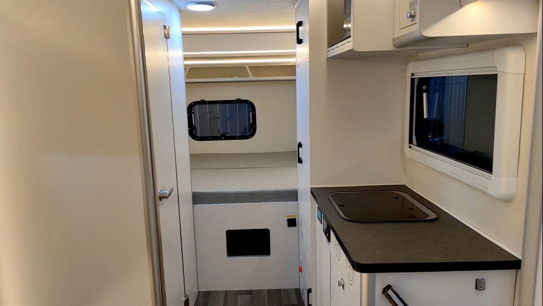 Van de Caravanvan decorated shell 220V van de glasvezeldoos rv het Openluchthuis