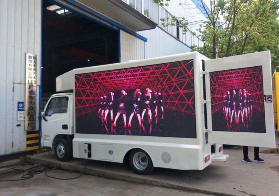 HOWO mobiel licht LED advertentie truck display box billboard helder scherm tekens P4 P5 P6